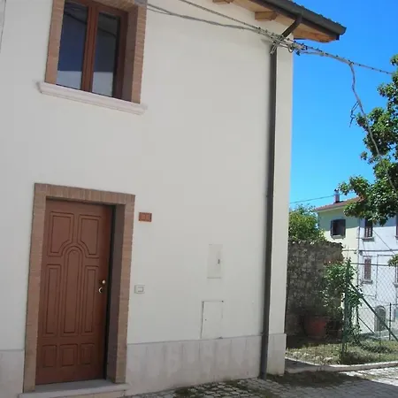 Vakantiehuis In Roccacinquemiglia Mit Grill By Interhome Castel Di Sangro